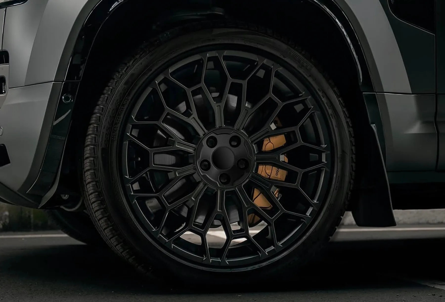 Range Rover on URBANLUGS matte black mesh forged wheels