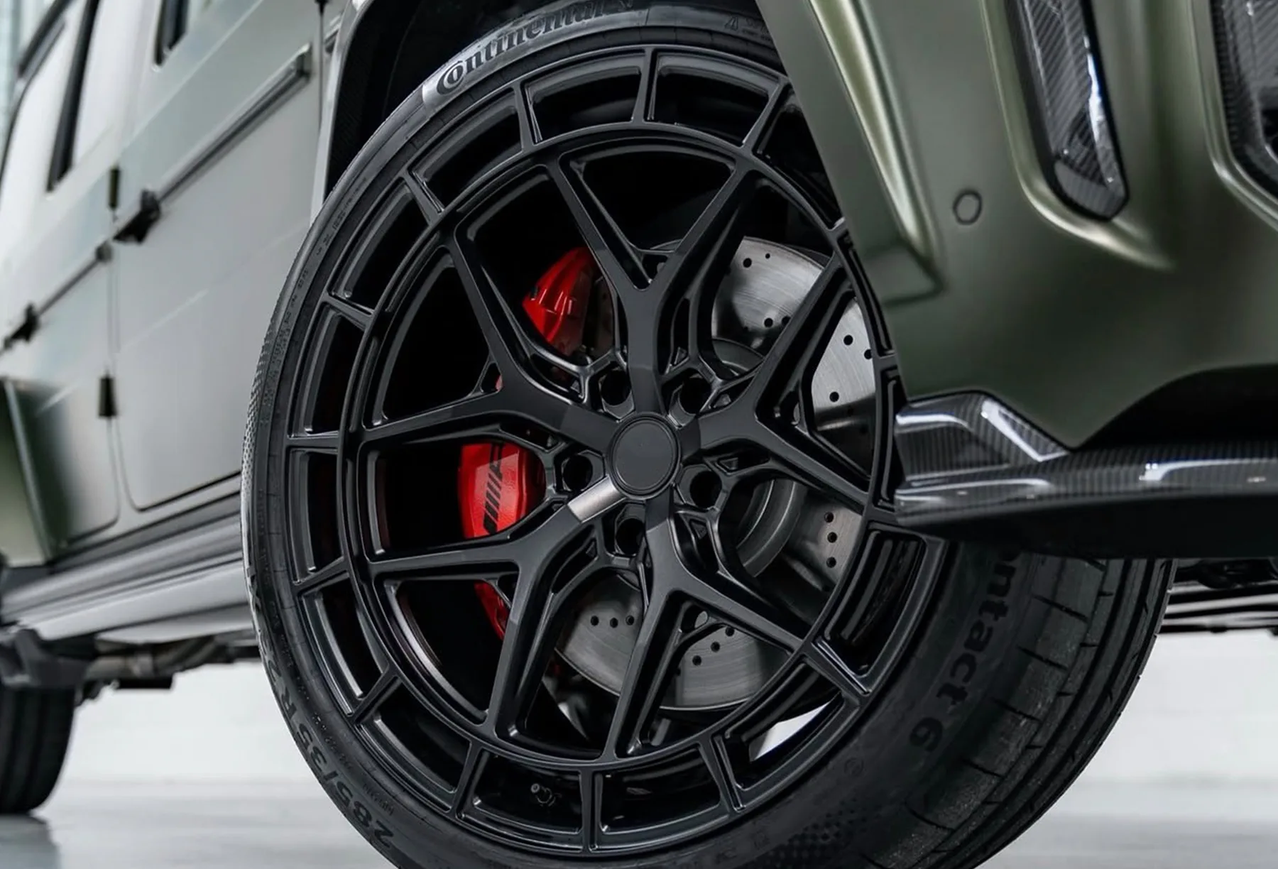 Mercedes-Benz G-Wagon on URBANLUGS matte black forged wheels